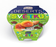 Baltais biezpiena deserts ar žāvētiem augļiem un mandelēm 